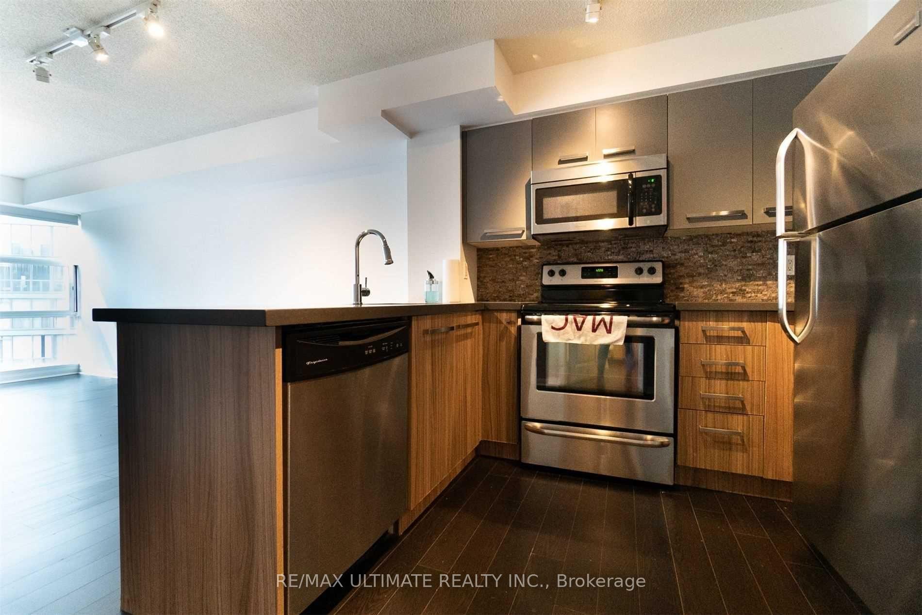 Photo 7 of Unit 401, 11 St Joseph Street, Toronto, Bay Street Corridor — HOMEH