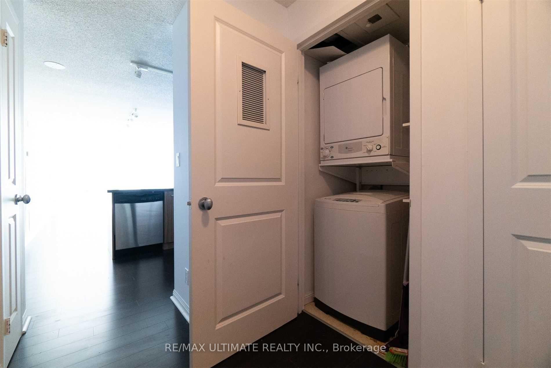 Photo 16 of Unit 401, 11 St Joseph Street, Toronto, Bay Street Corridor — HOMEH