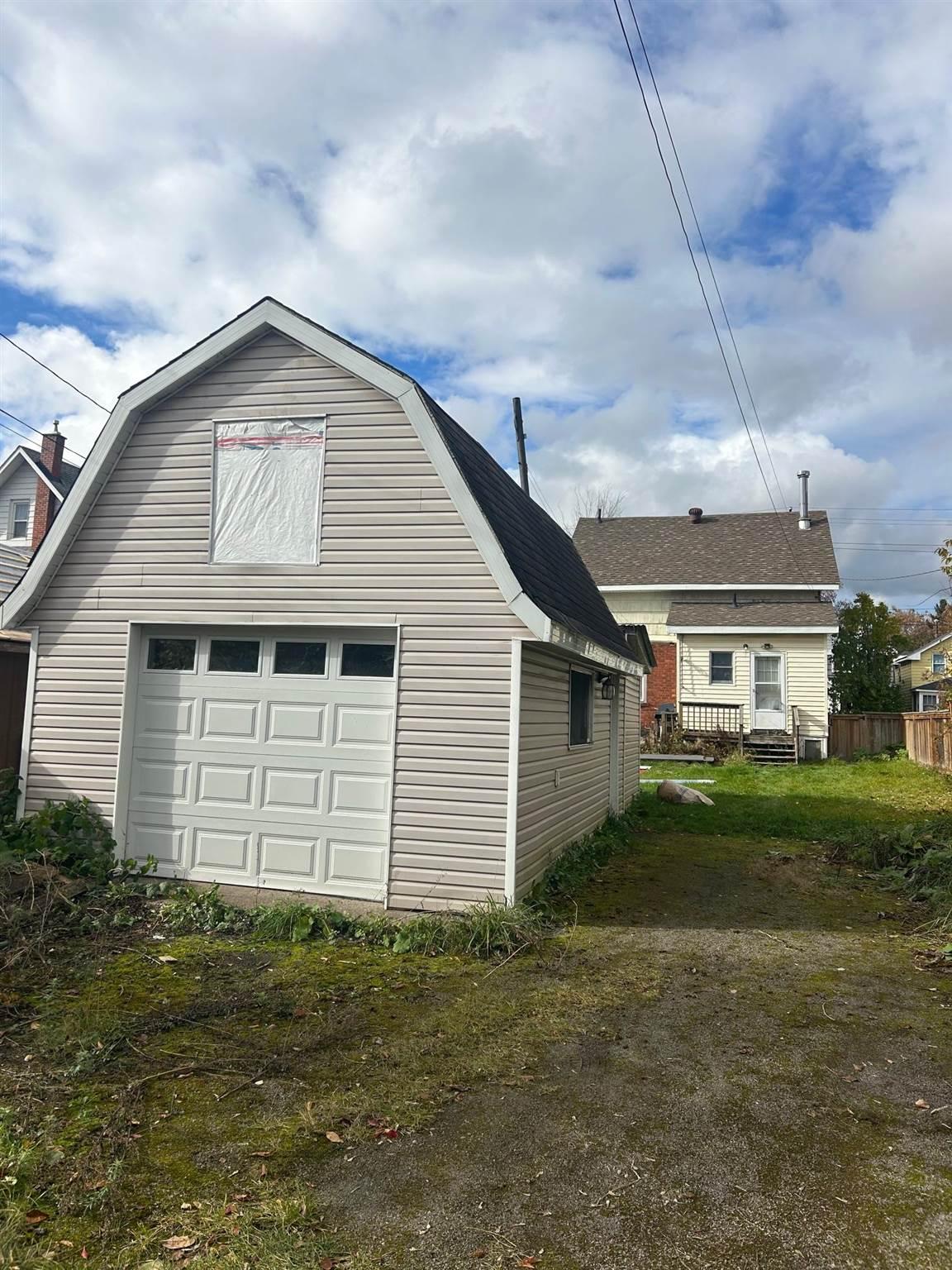 Photo 3 of 250 John Street, Sault Ste Marie, Ward 2 — HOMEH