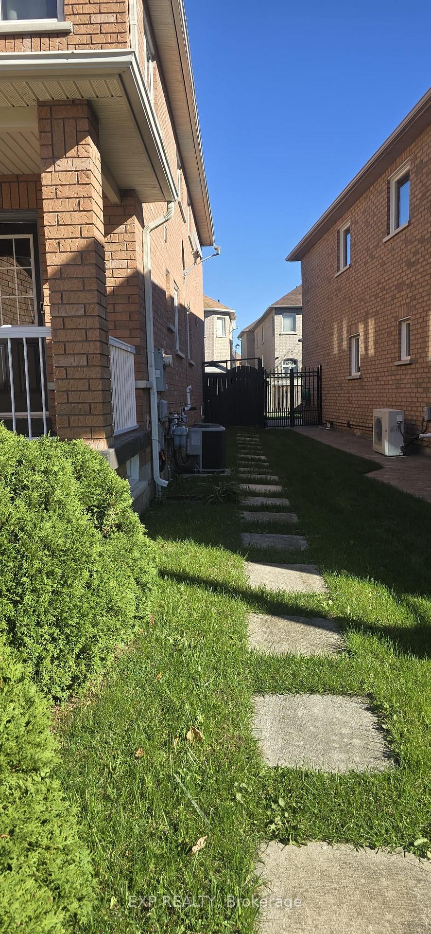 Photo 19 of 39 Ed Quigg Way, Vaughan, Sonoma Heights — HOMEH