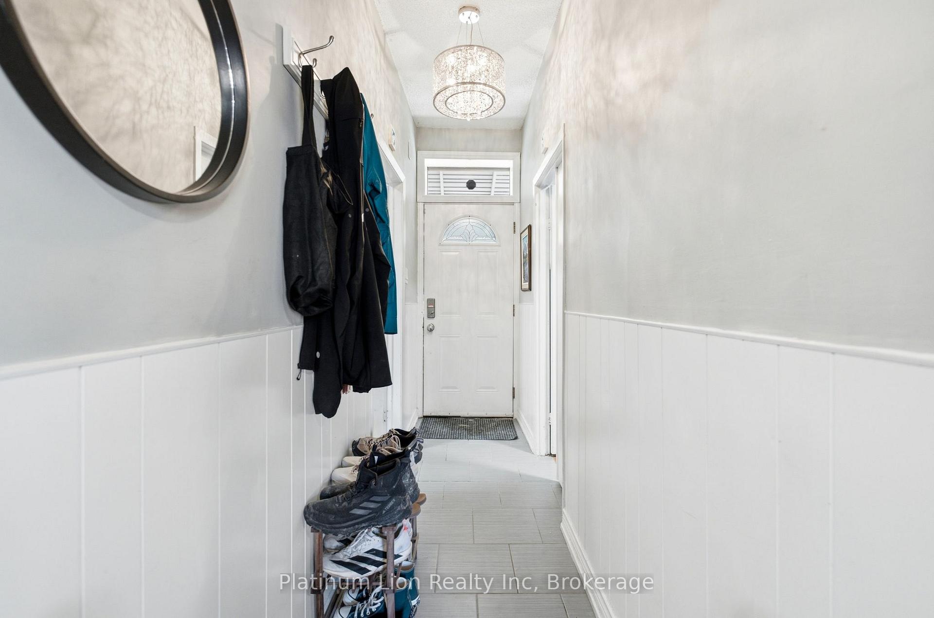 Photo 5 of 139 Euclid Avenue, Toronto, Trinity-Bellwoods — HOMEH