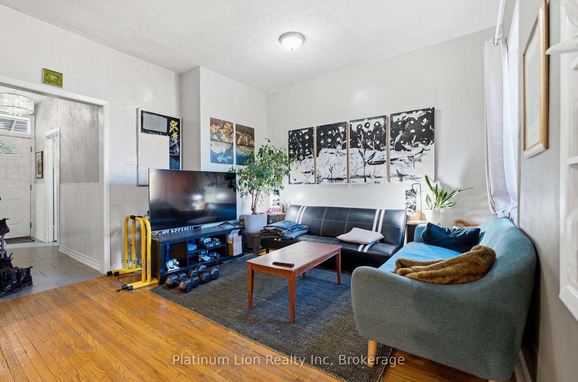 Photo 11 of 139 Euclid Avenue, Toronto, Trinity-Bellwoods — HOMEH