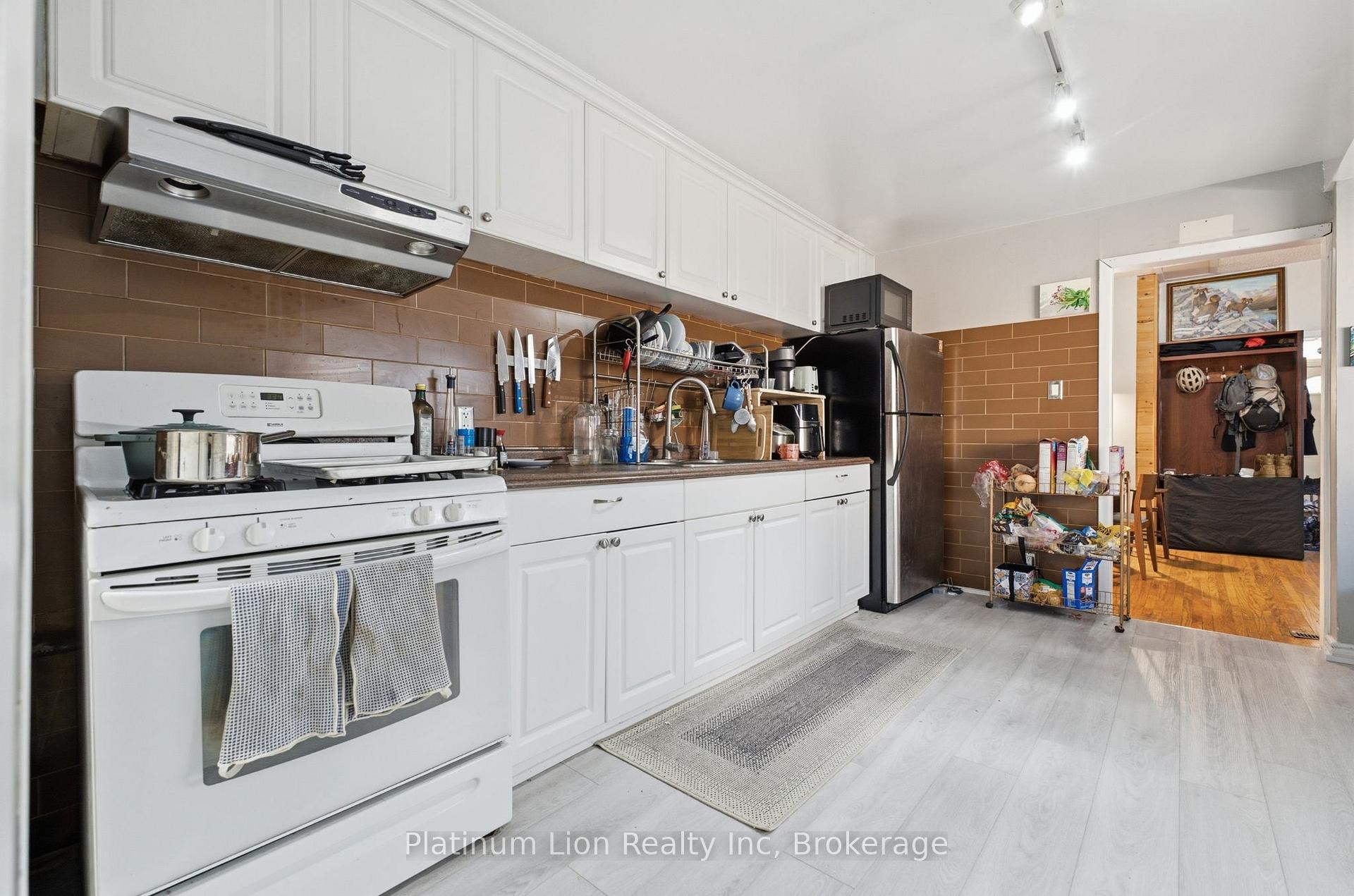 Photo 15 of 139 Euclid Avenue, Toronto, Trinity-Bellwoods — HOMEH