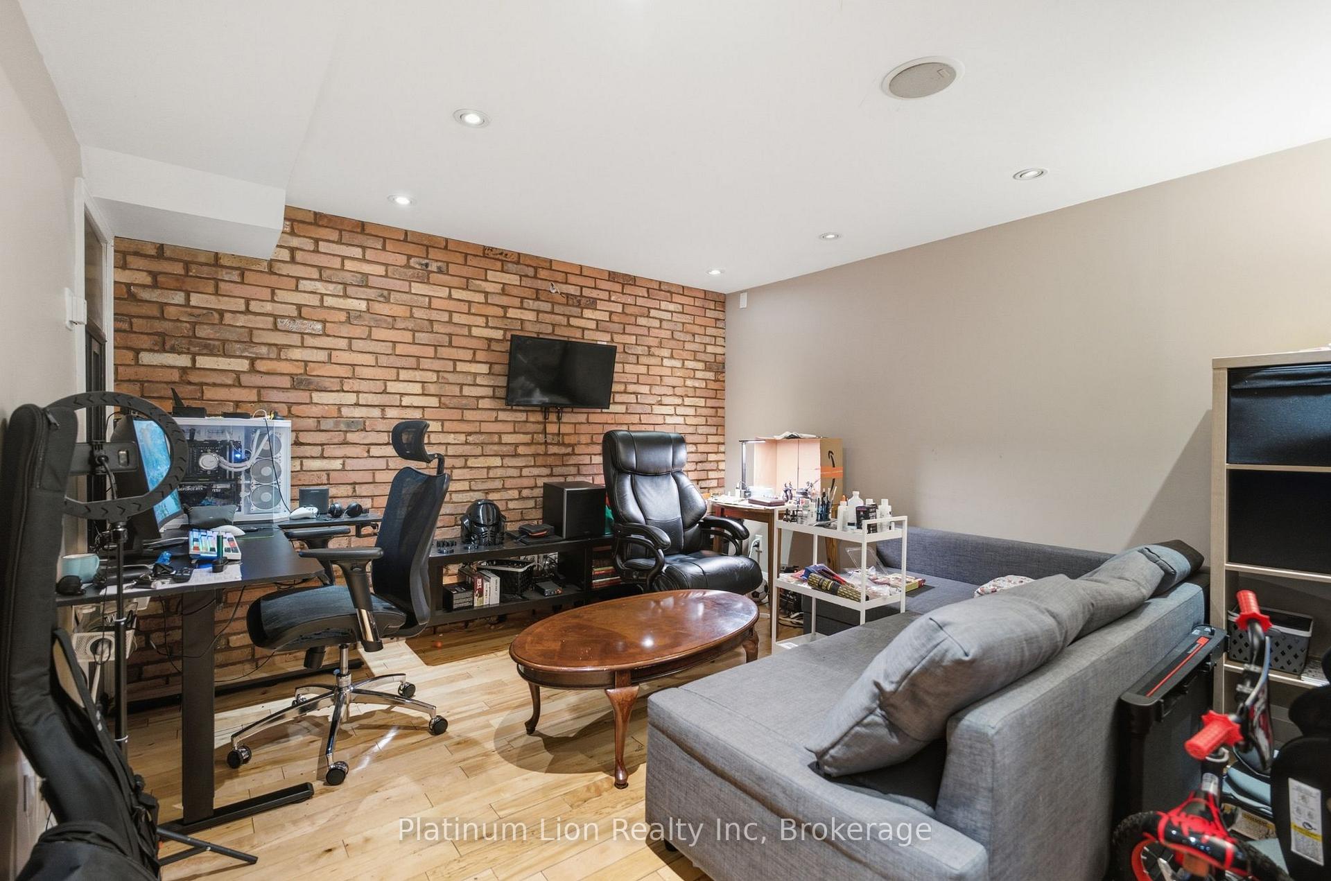 Photo 20 of 139 Euclid Avenue, Toronto, Trinity-Bellwoods — HOMEH