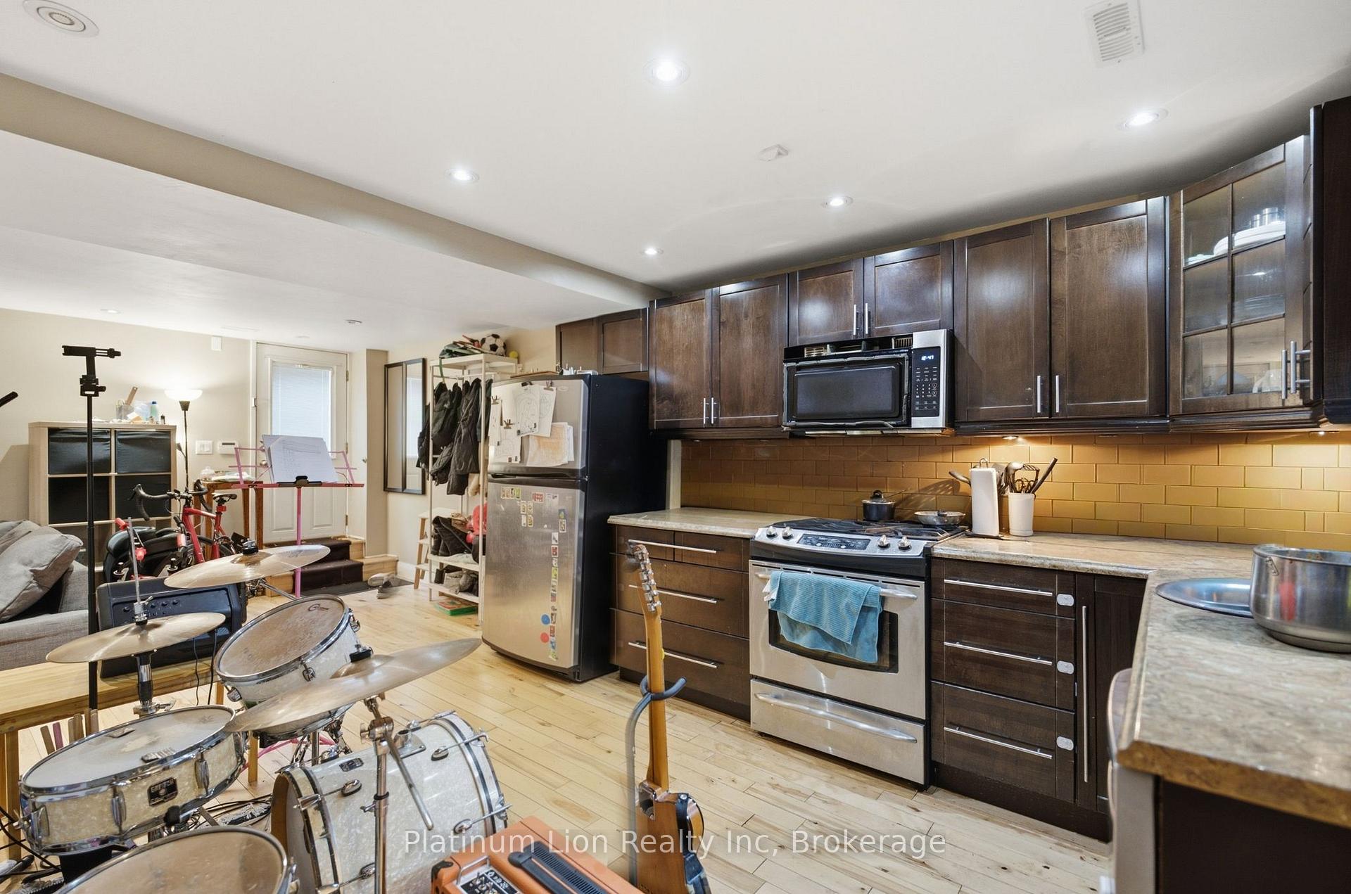 Photo 21 of 139 Euclid Avenue, Toronto, Trinity-Bellwoods — HOMEH