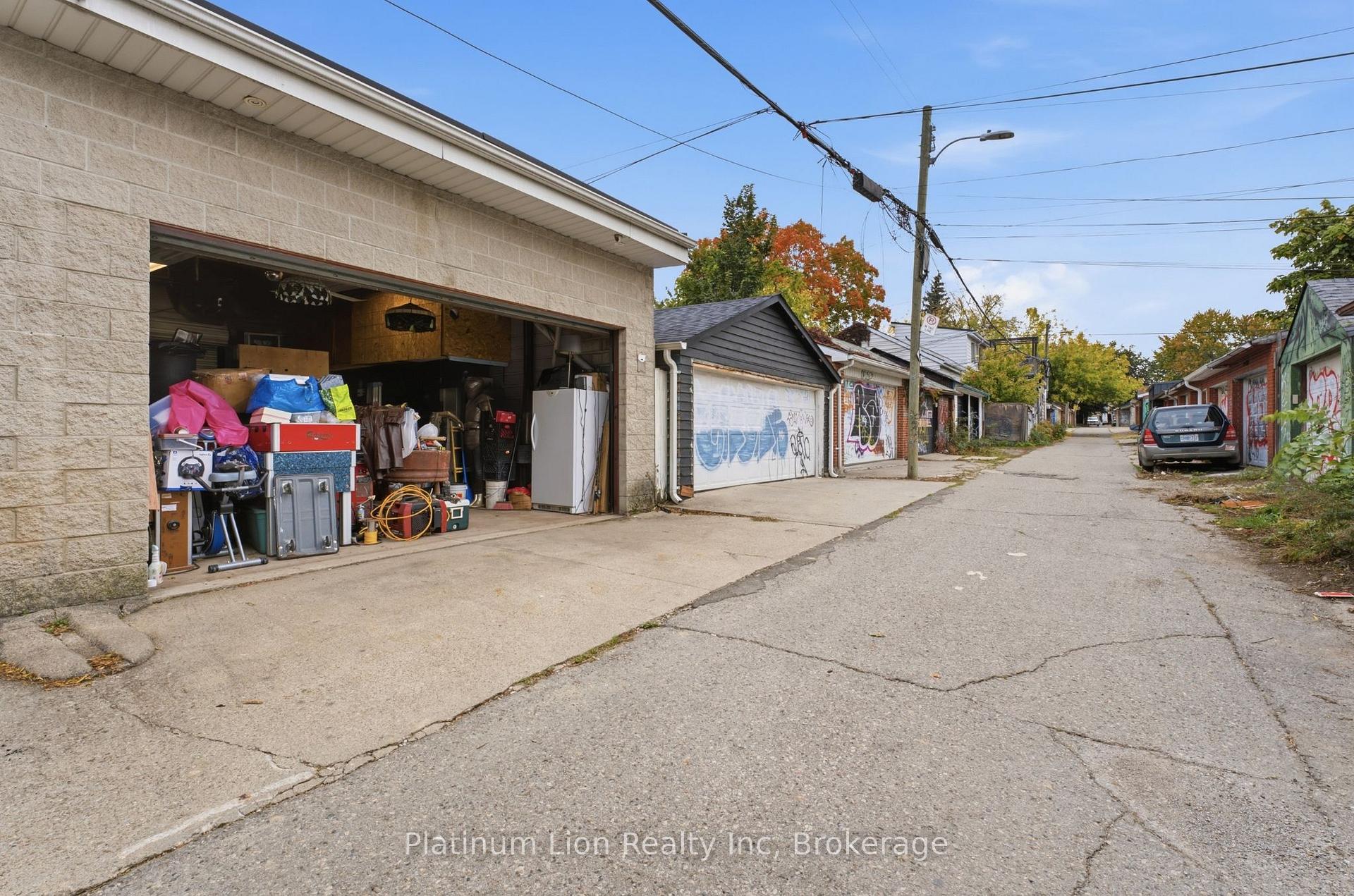 Photo 30 of 139 Euclid Avenue, Toronto, Trinity-Bellwoods — HOMEH