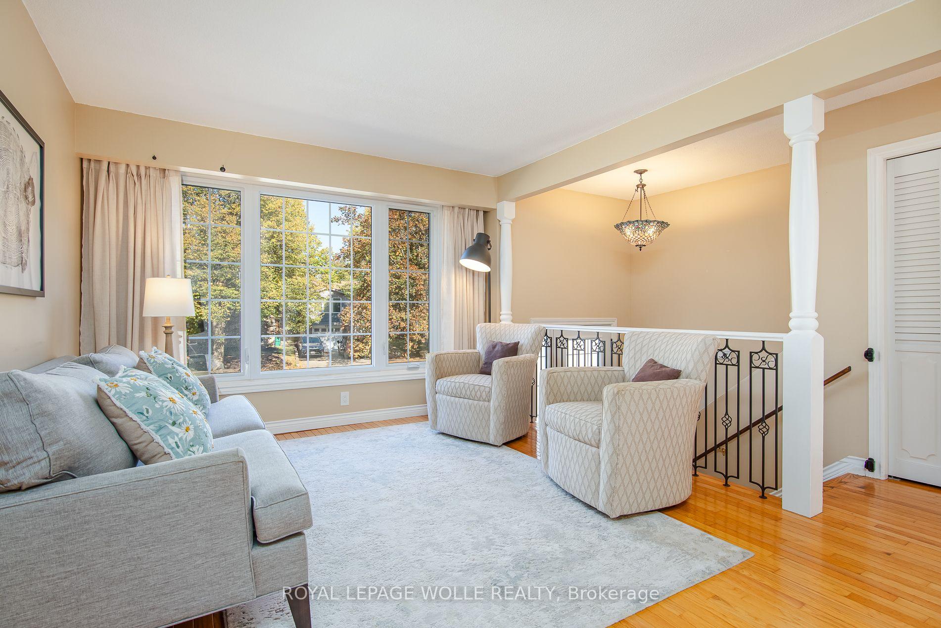 Photo 4 of 118 Wheatfield Crescent, Kitchener, Pioneer Park — HOMEH