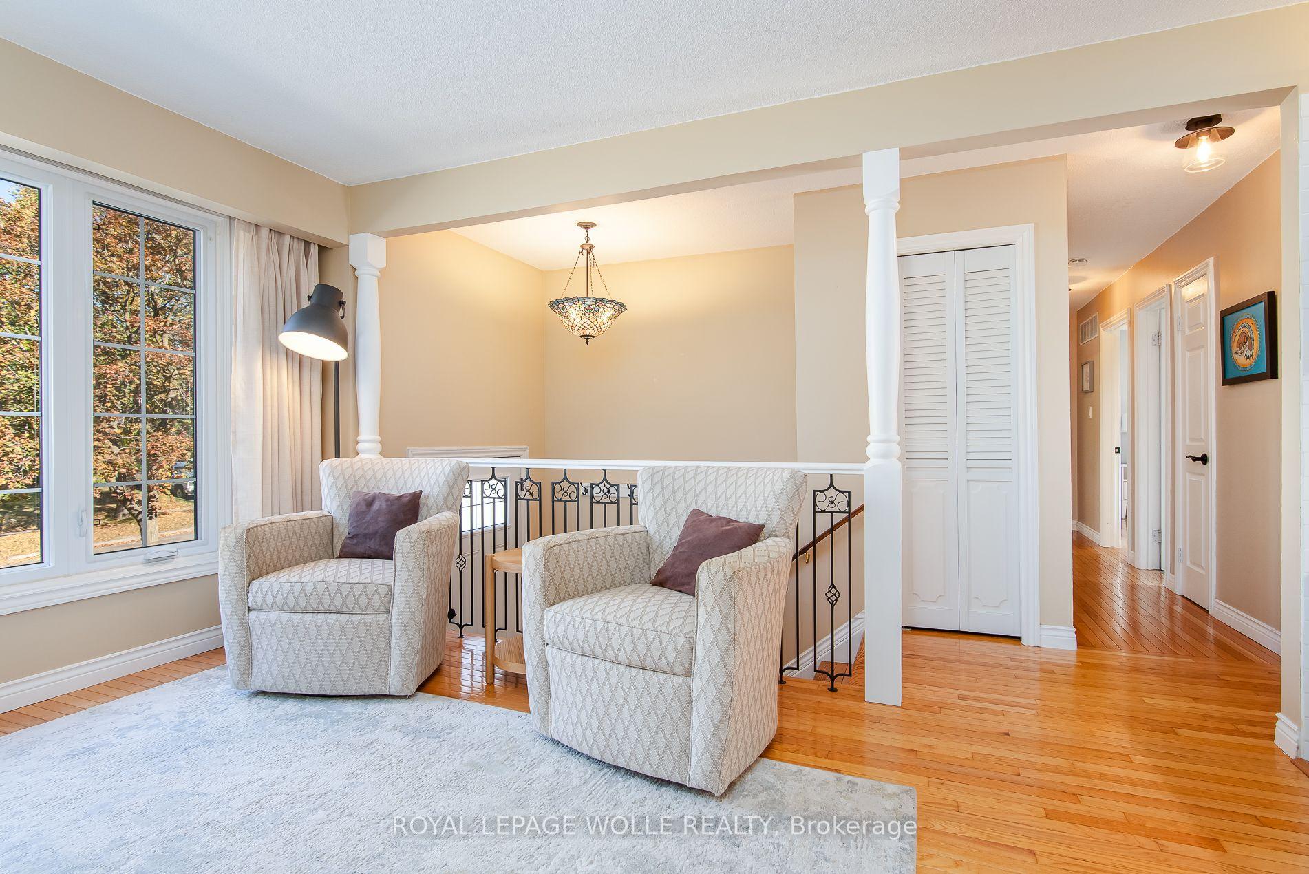 Photo 5 of 118 Wheatfield Crescent, Kitchener, Pioneer Park — HOMEH