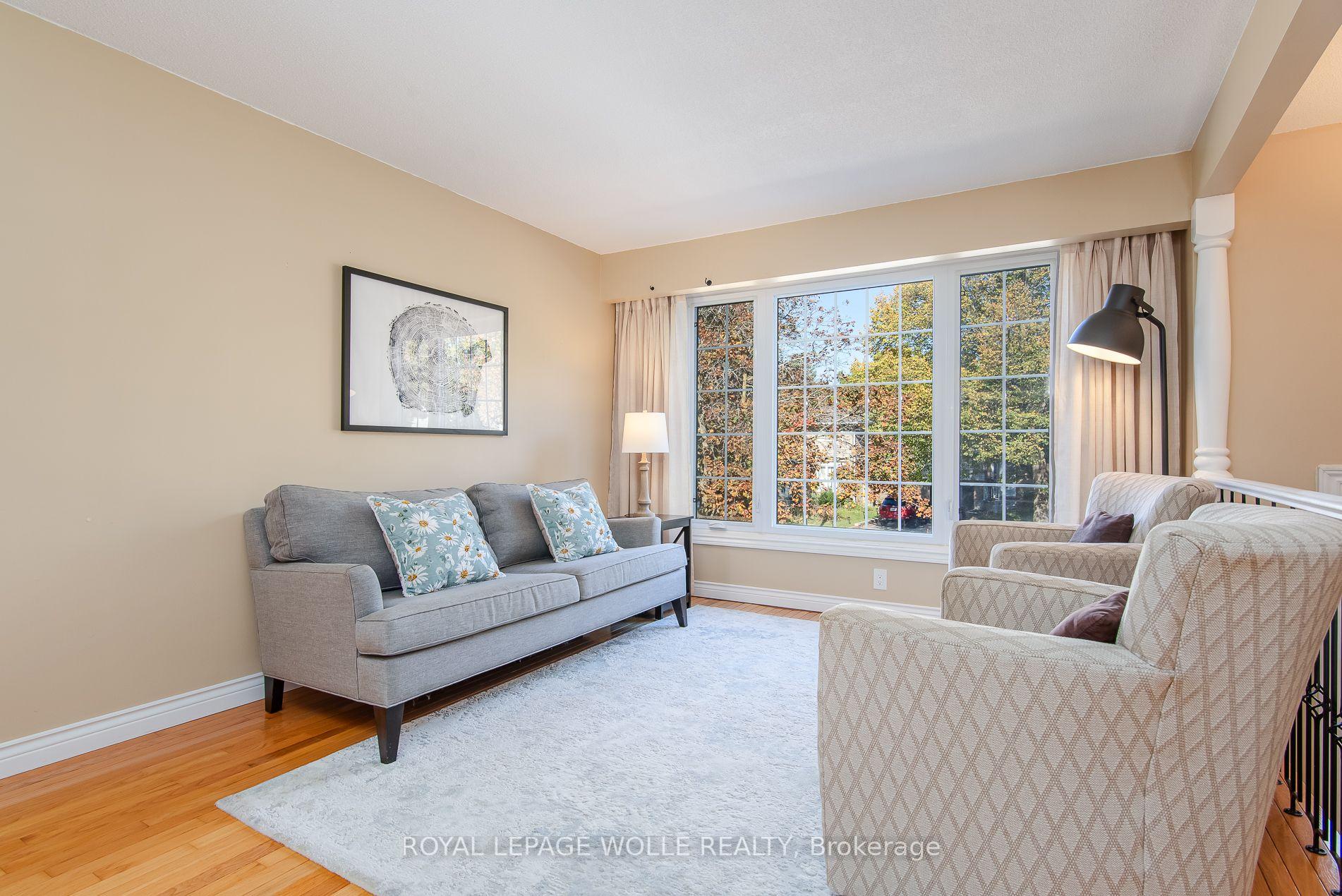 Photo 6 of 118 Wheatfield Crescent, Kitchener, Pioneer Park — HOMEH