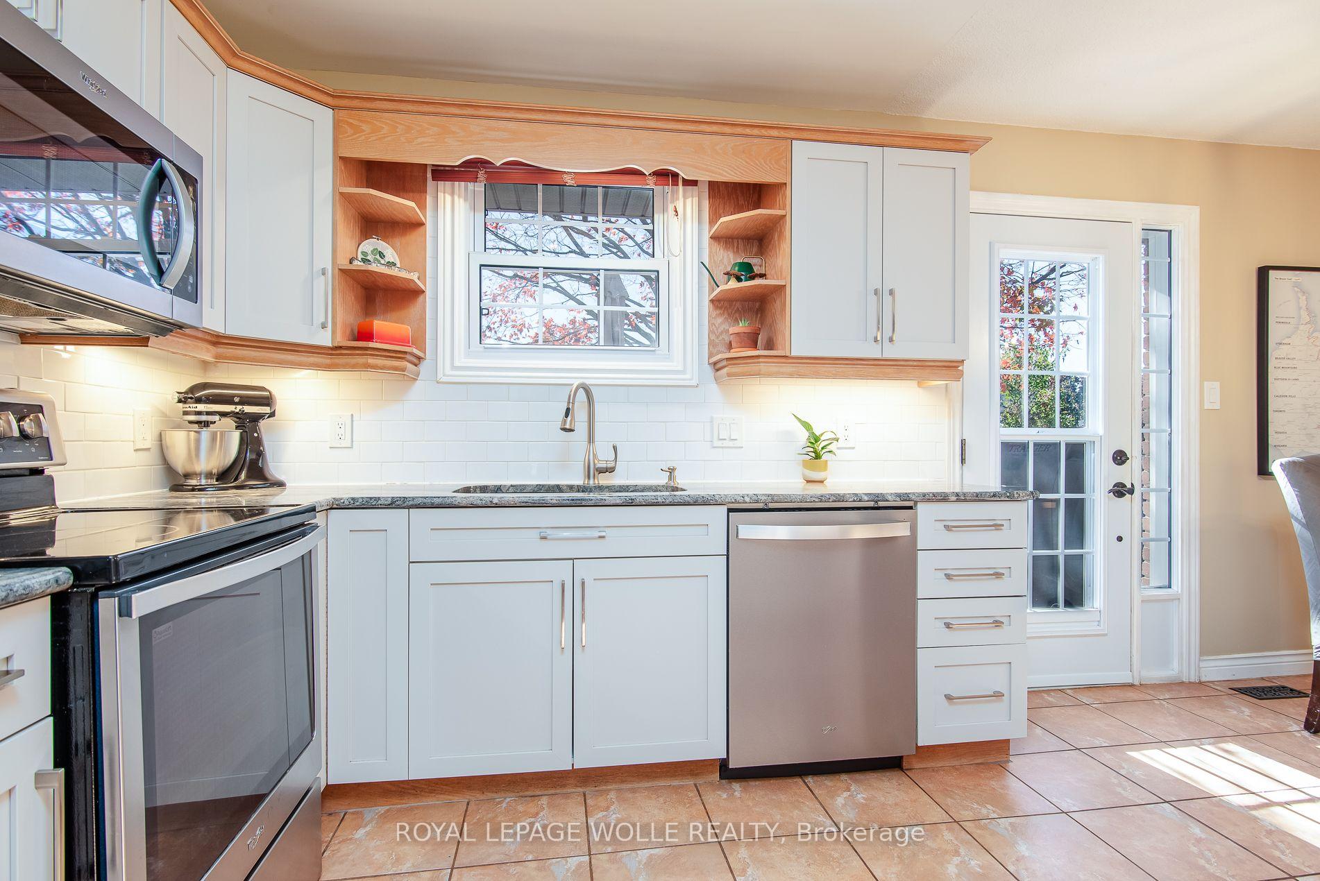 Photo 15 of 118 Wheatfield Crescent, Kitchener, Pioneer Park — HOMEH