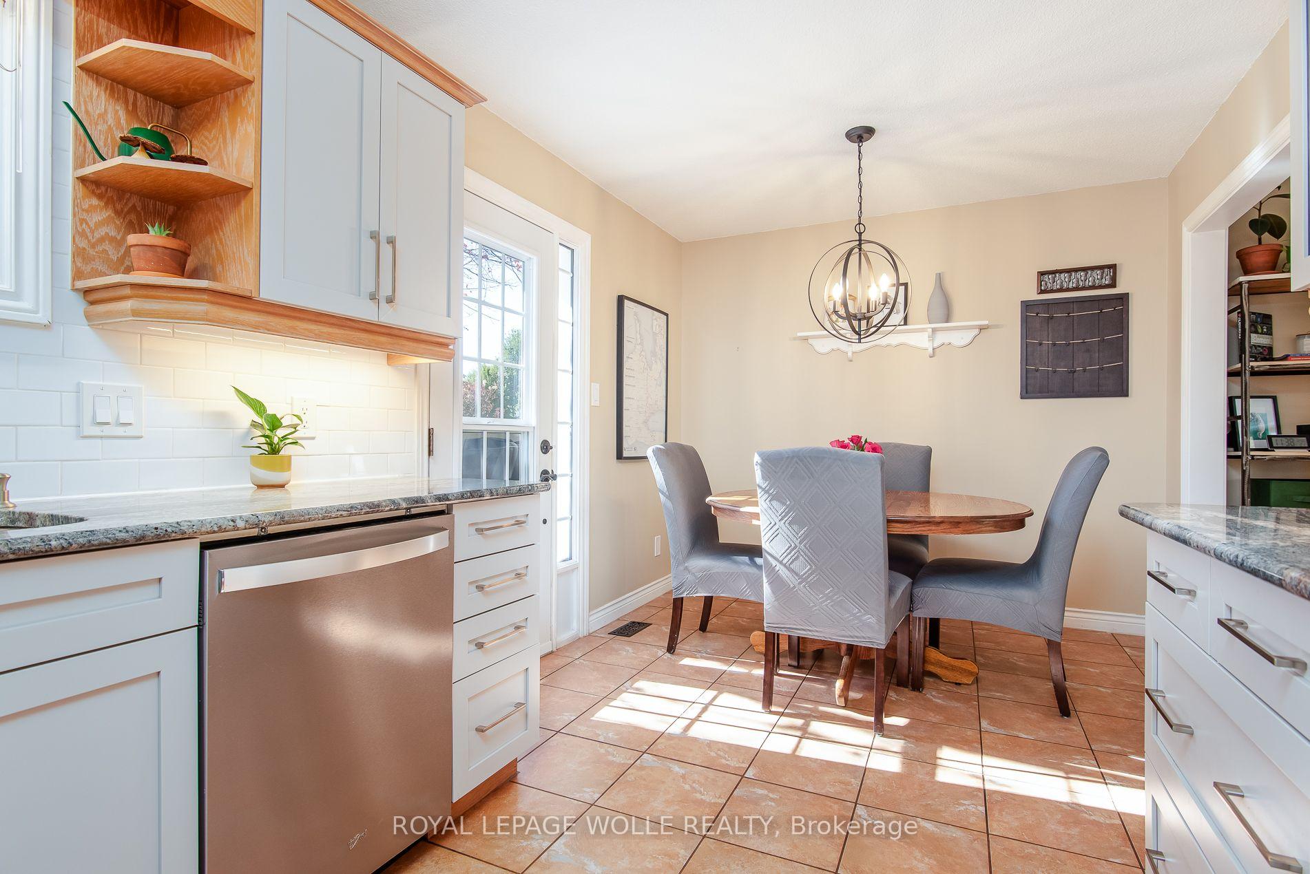 Photo 16 of 118 Wheatfield Crescent, Kitchener, Pioneer Park — HOMEH