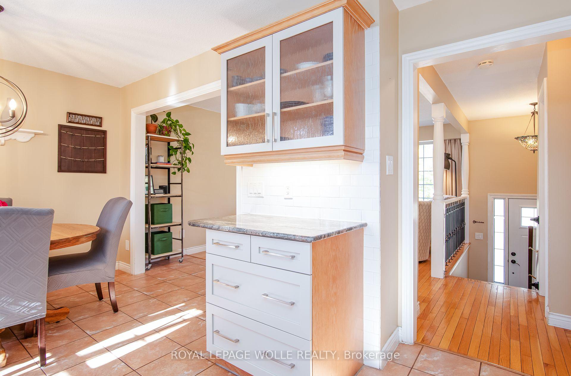 Photo 20 of 118 Wheatfield Crescent, Kitchener, Pioneer Park — HOMEH