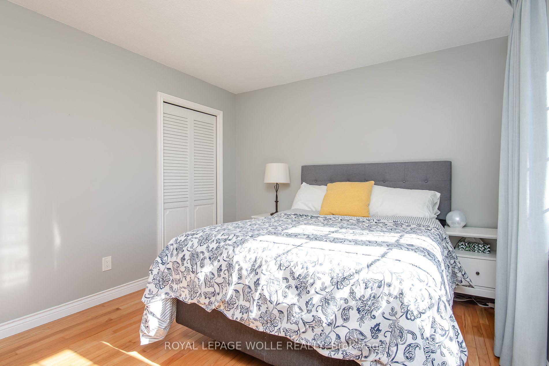 Photo 23 of 118 Wheatfield Crescent, Kitchener, Pioneer Park — HOMEH