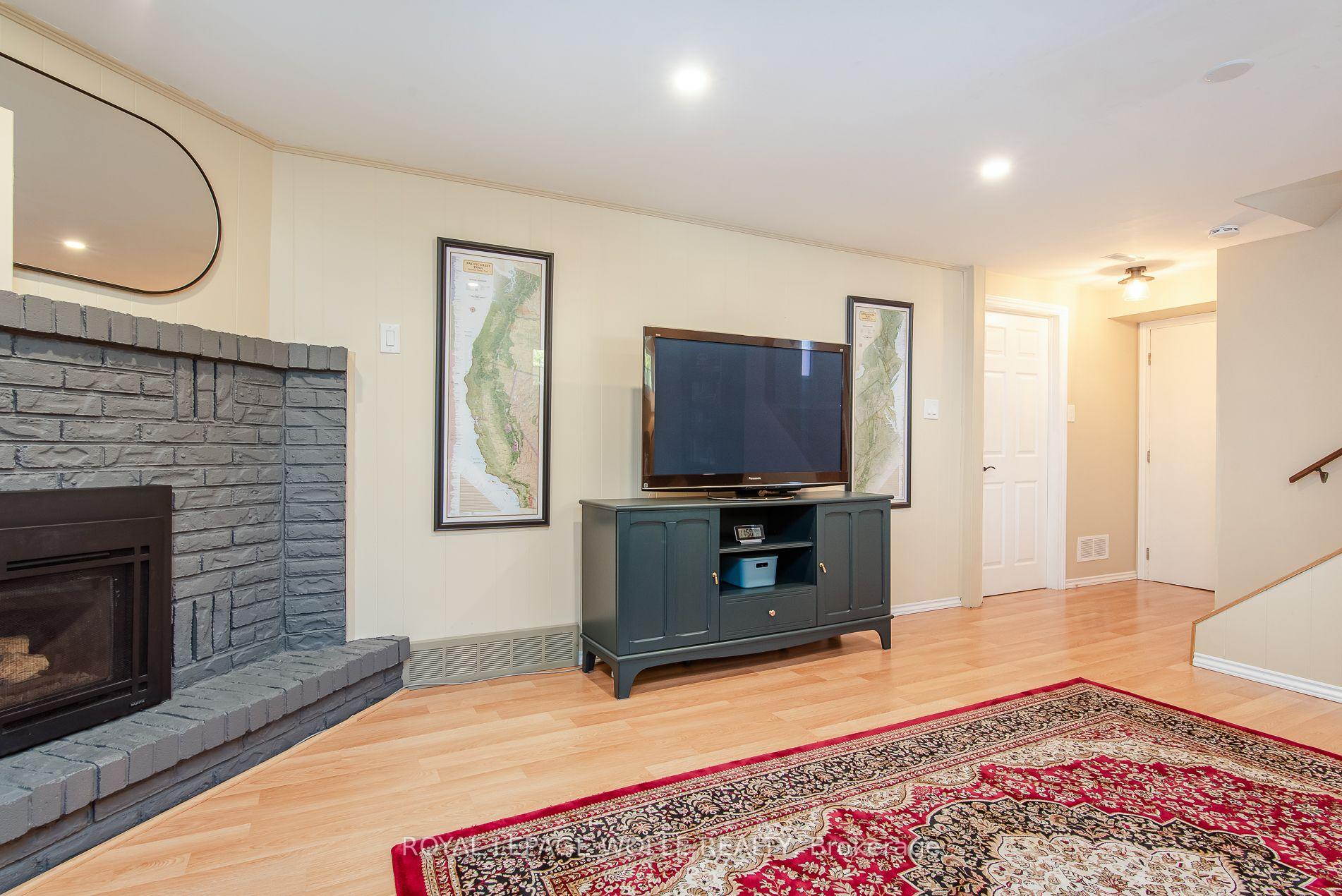 Photo 33 of 118 Wheatfield Crescent, Kitchener, Pioneer Park — HOMEH