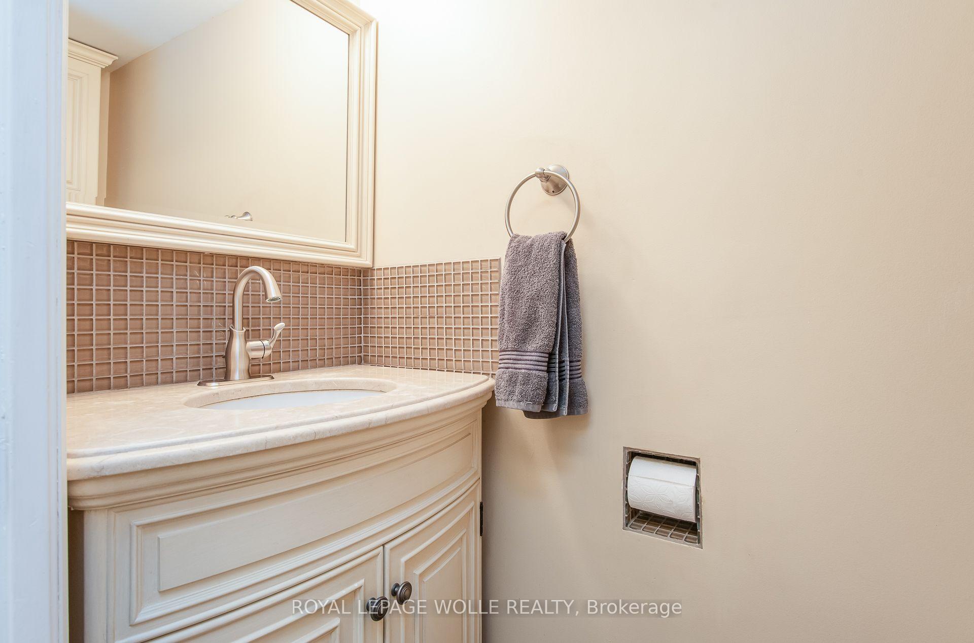 Photo 36 of 118 Wheatfield Crescent, Kitchener, Pioneer Park — HOMEH