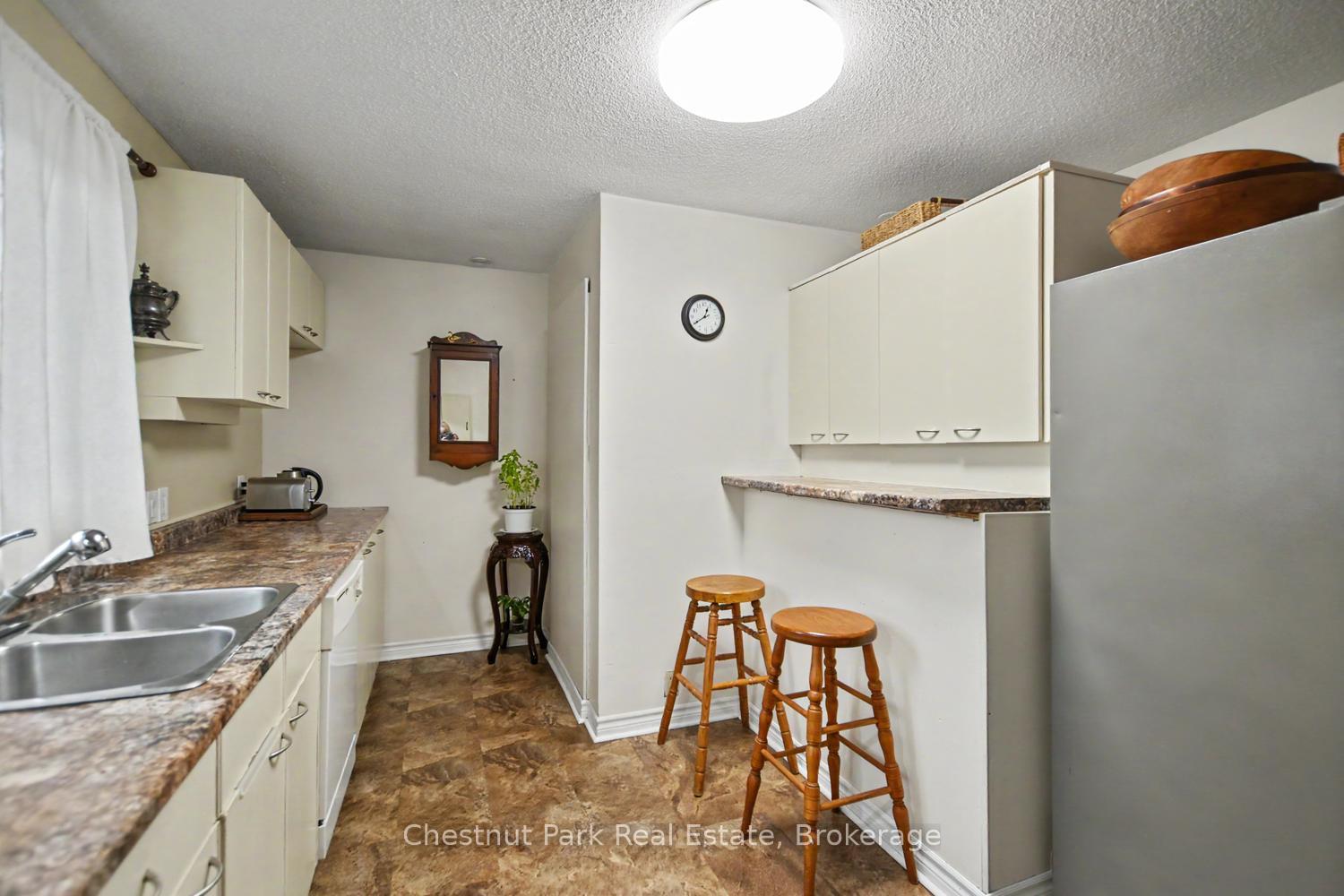 Photo 14 of 491 Minnesota Street, Collingwood — HOMEH