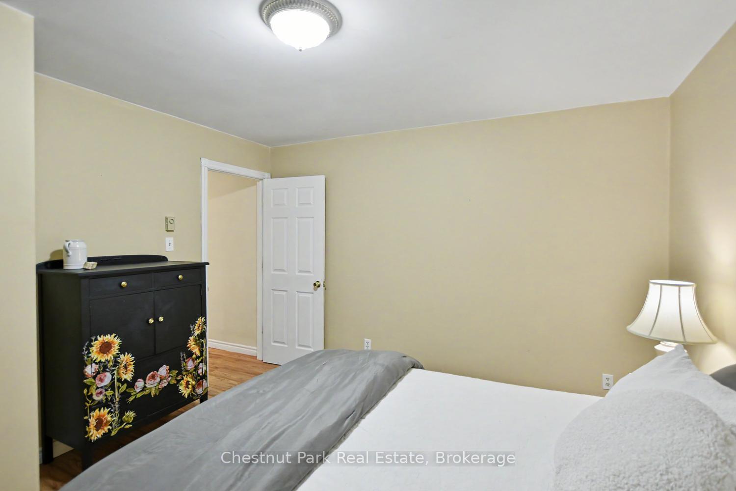 Photo 31 of 491 Minnesota Street, Collingwood — HOMEH