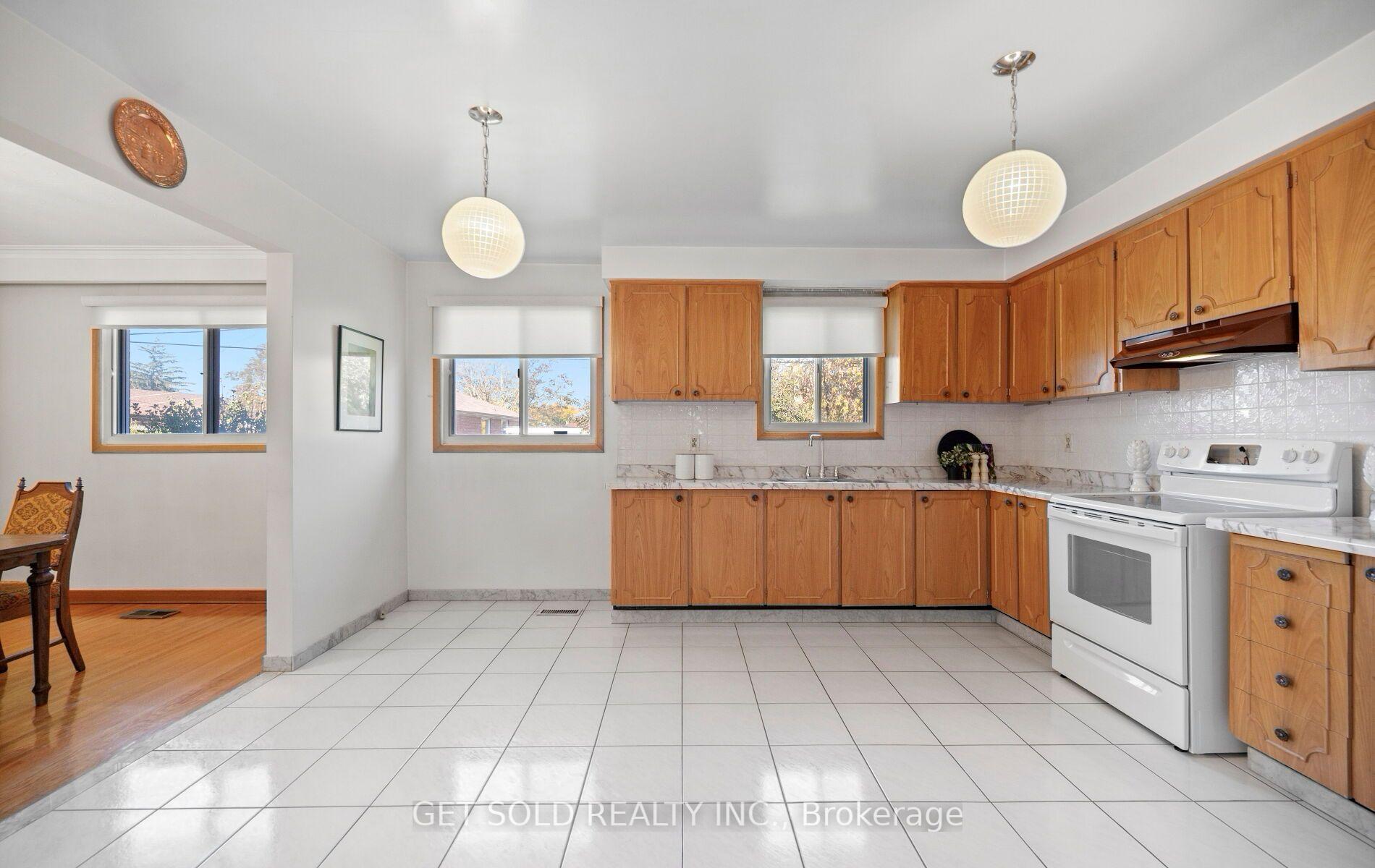 Photo 10 of 6 Marcel Road, Etobicoke, Rexdale-Kipling — HOMEH
