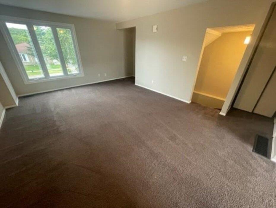 Photo 9 of 11 Forest Place, Elliot Lake — HOMEH