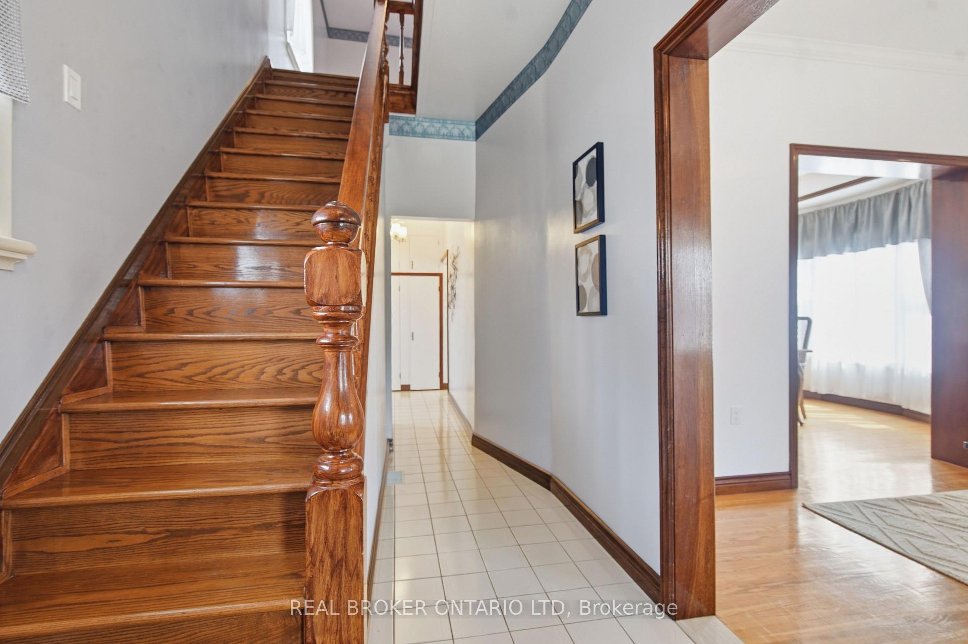 Photo 5 of 908 William Street, London, East B — HOMEH