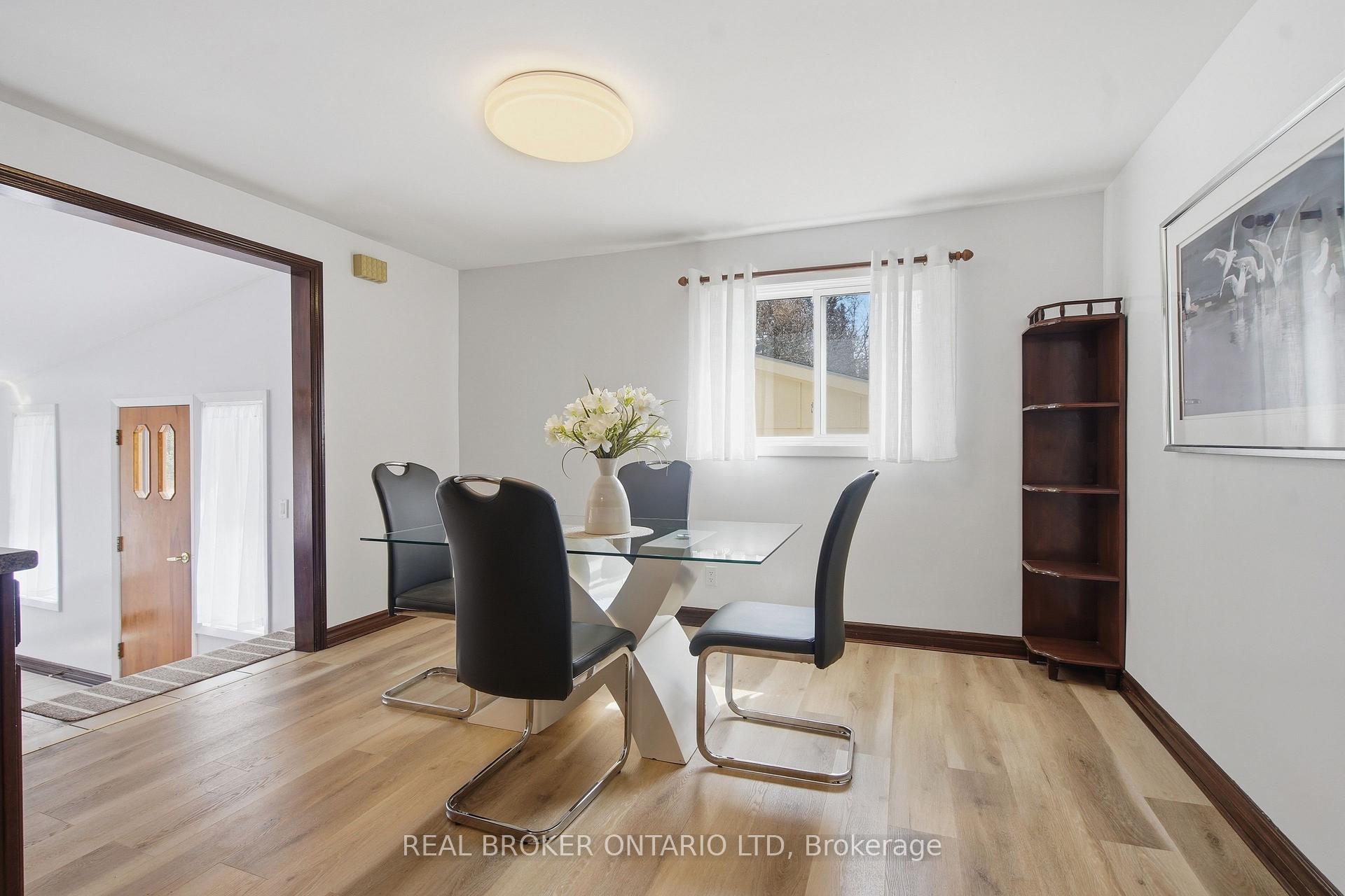 Photo 11 of 908 William Street, London, East B — HOMEH