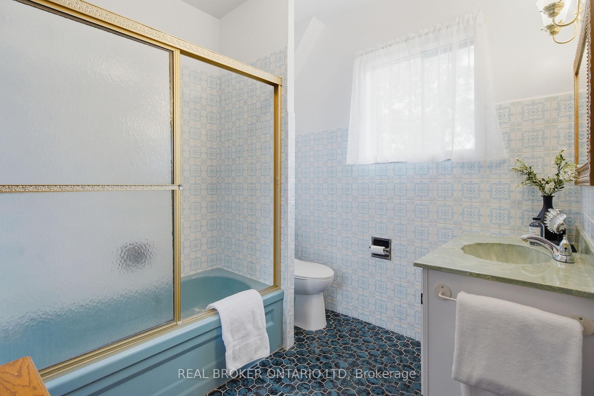 Photo 27 of 908 William Street, London, East B — HOMEH