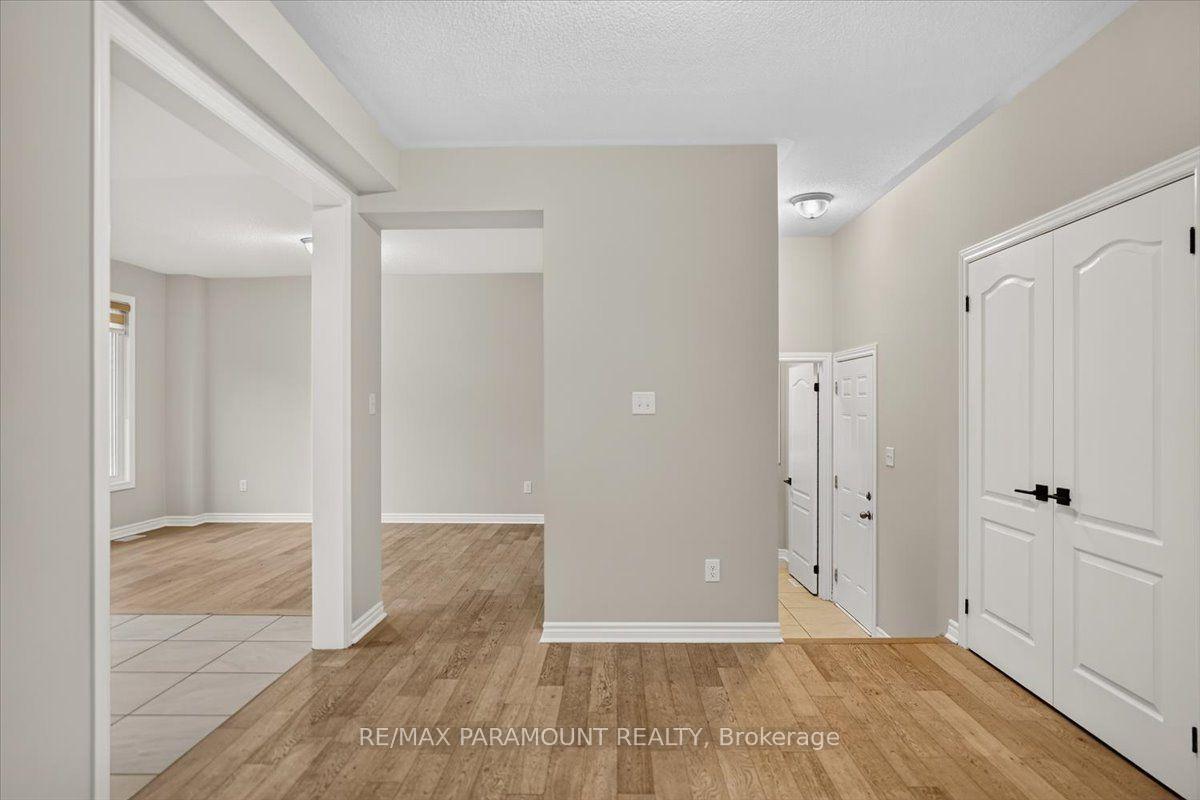 Photo 10 of 61 Tracey Lane E, Collingwood — HOMEH