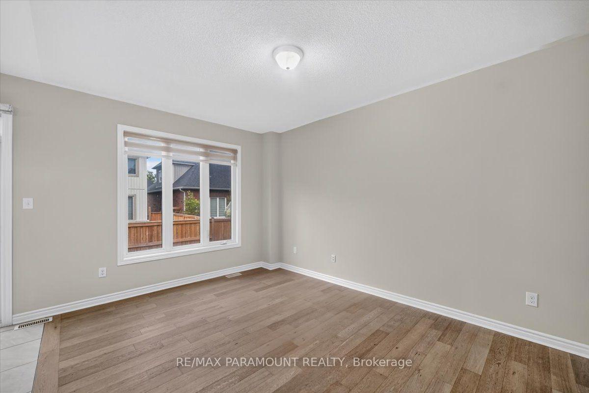 Photo 13 of 61 Tracey Lane E, Collingwood — HOMEH