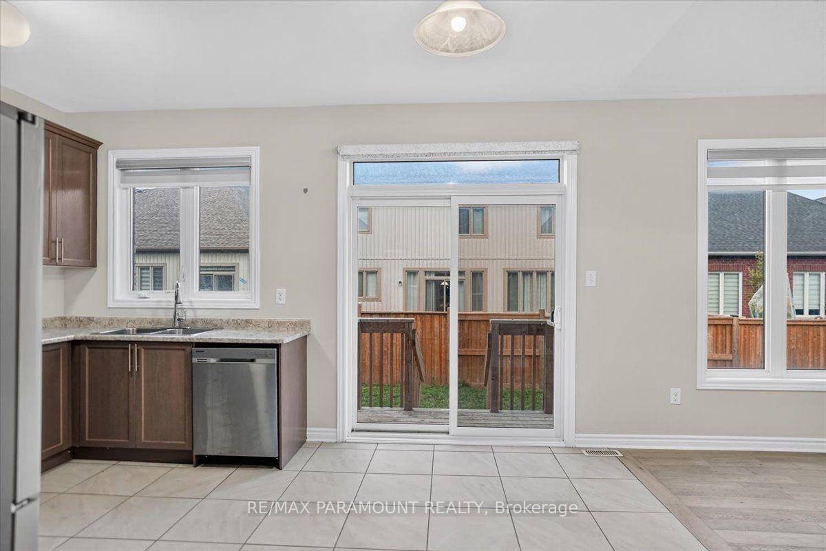 Photo 14 of 61 Tracey Lane E, Collingwood — HOMEH