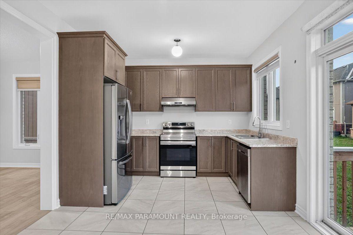 Photo 15 of 61 Tracey Lane E, Collingwood — HOMEH