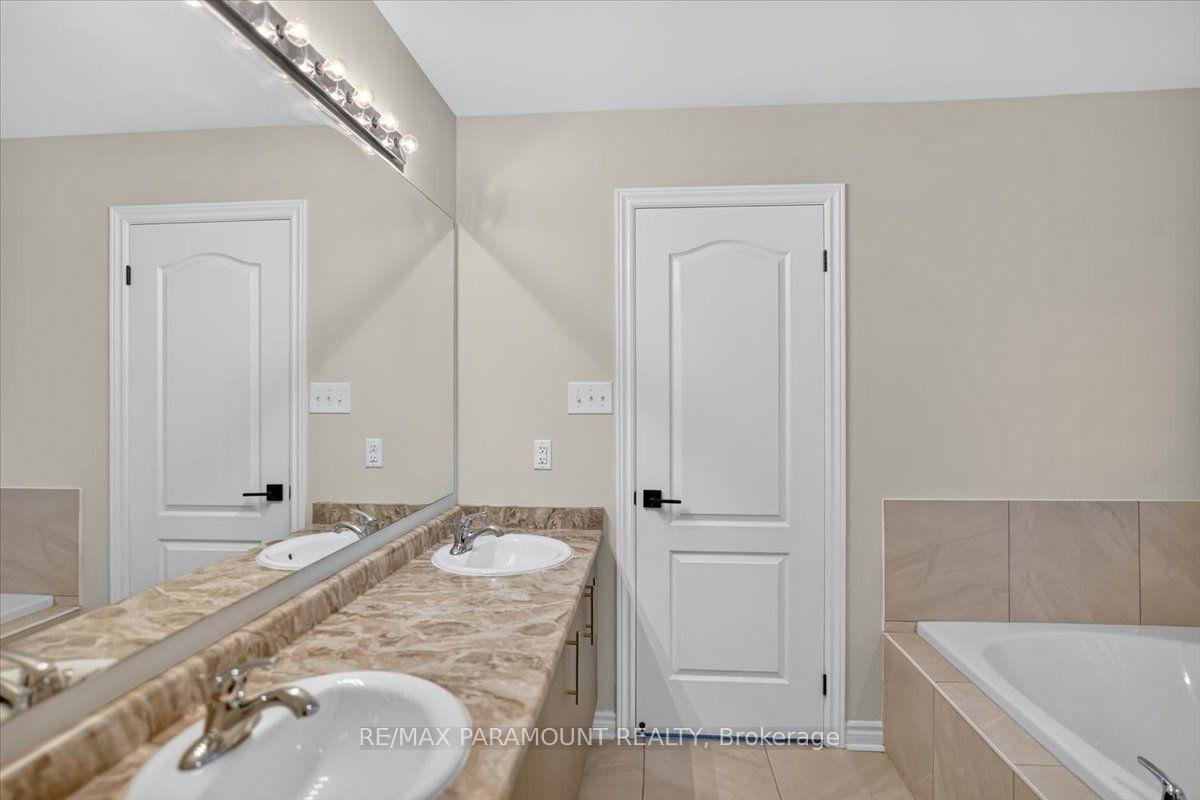 Photo 35 of 61 Tracey Lane E, Collingwood — HOMEH