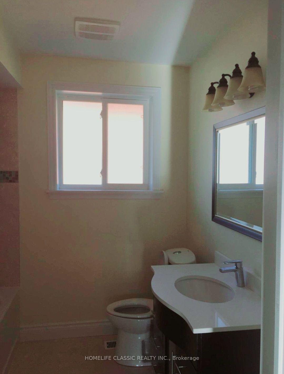 Photo 8 of 16 Terryellen Crescent, Etobicoke, Markland Wood — HOMEH