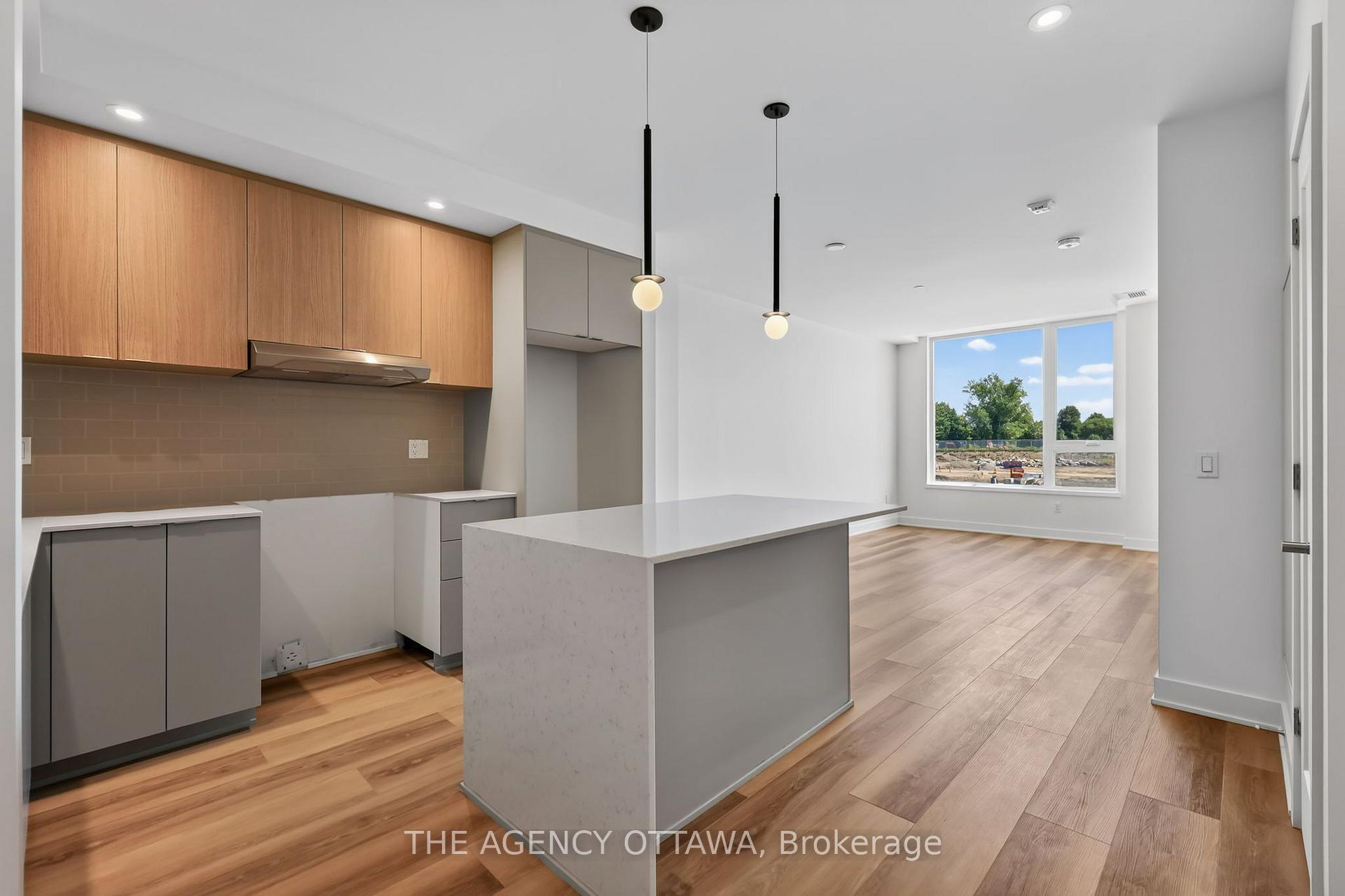 Photo 5 of Unit 212, 3085 Riverside Drive, Ottawa, Mooneys Bay/Riverside Park — HOMEH