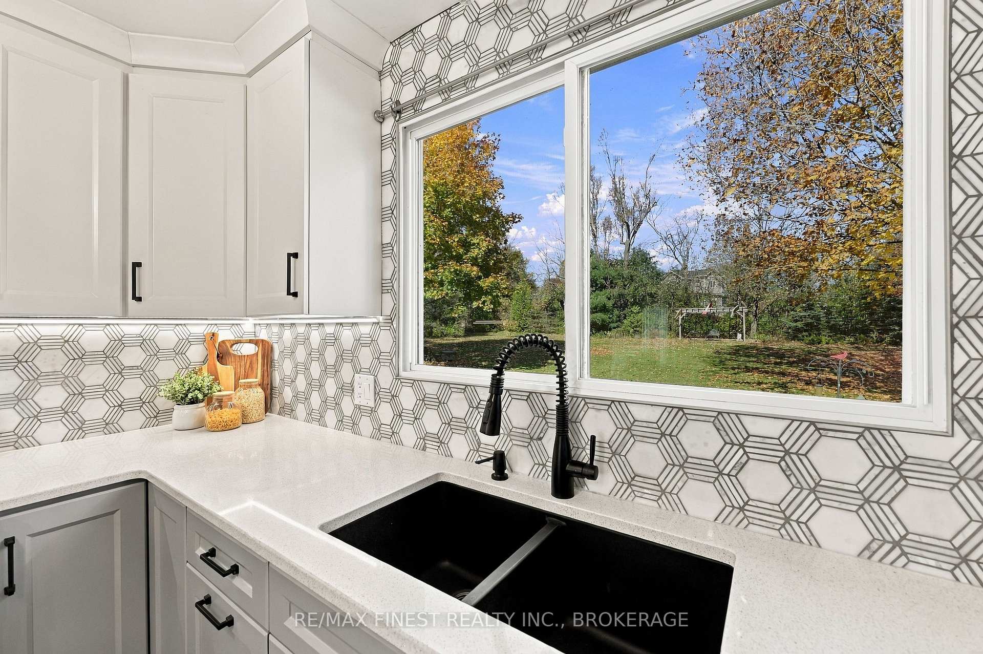 Photo 13 of 3790 Copper Kettle Drive, Frontenac, Frontenac South — HOMEH