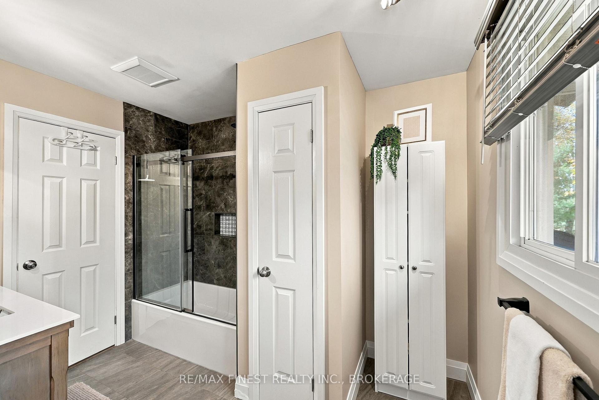 Photo 32 of 3790 Copper Kettle Drive, Frontenac, Frontenac South — HOMEH