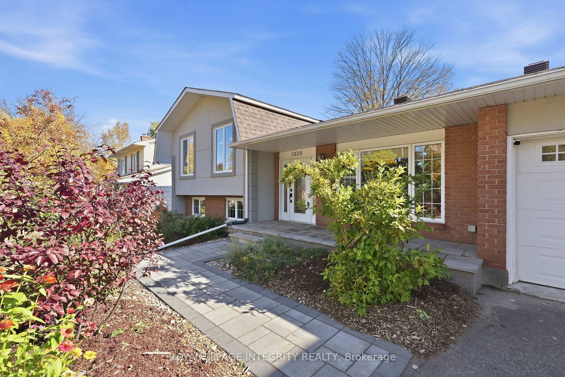 Photo 3 of 1020 Cahill Drive W, Ottawa, Hunt Club/Western Community — HOMEH