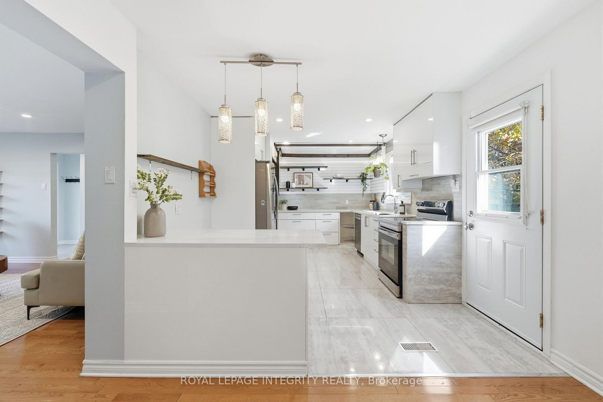 Photo 11 of 1020 Cahill Drive W, Ottawa, Hunt Club/Western Community — HOMEH