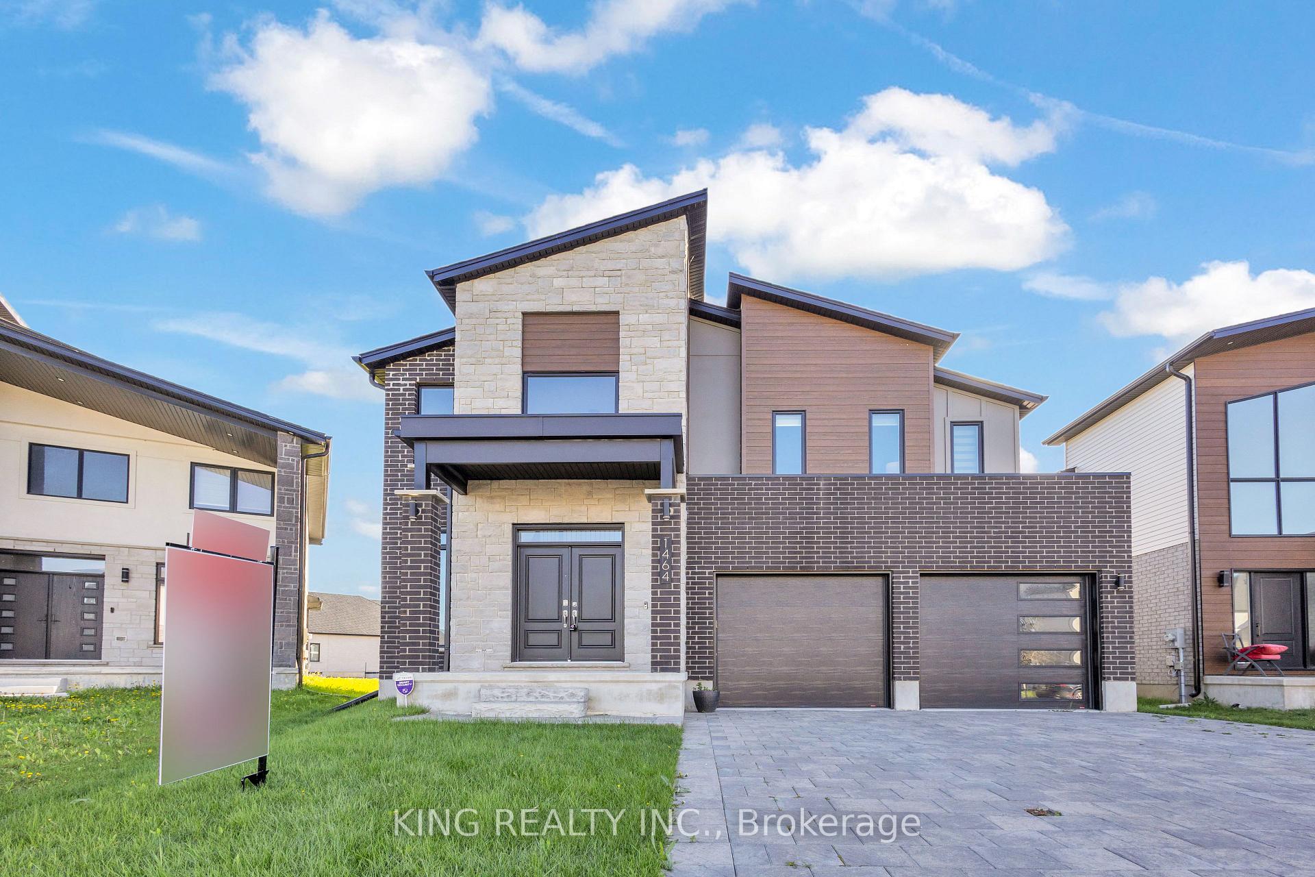 Front of 1464 Medway Park Drive
