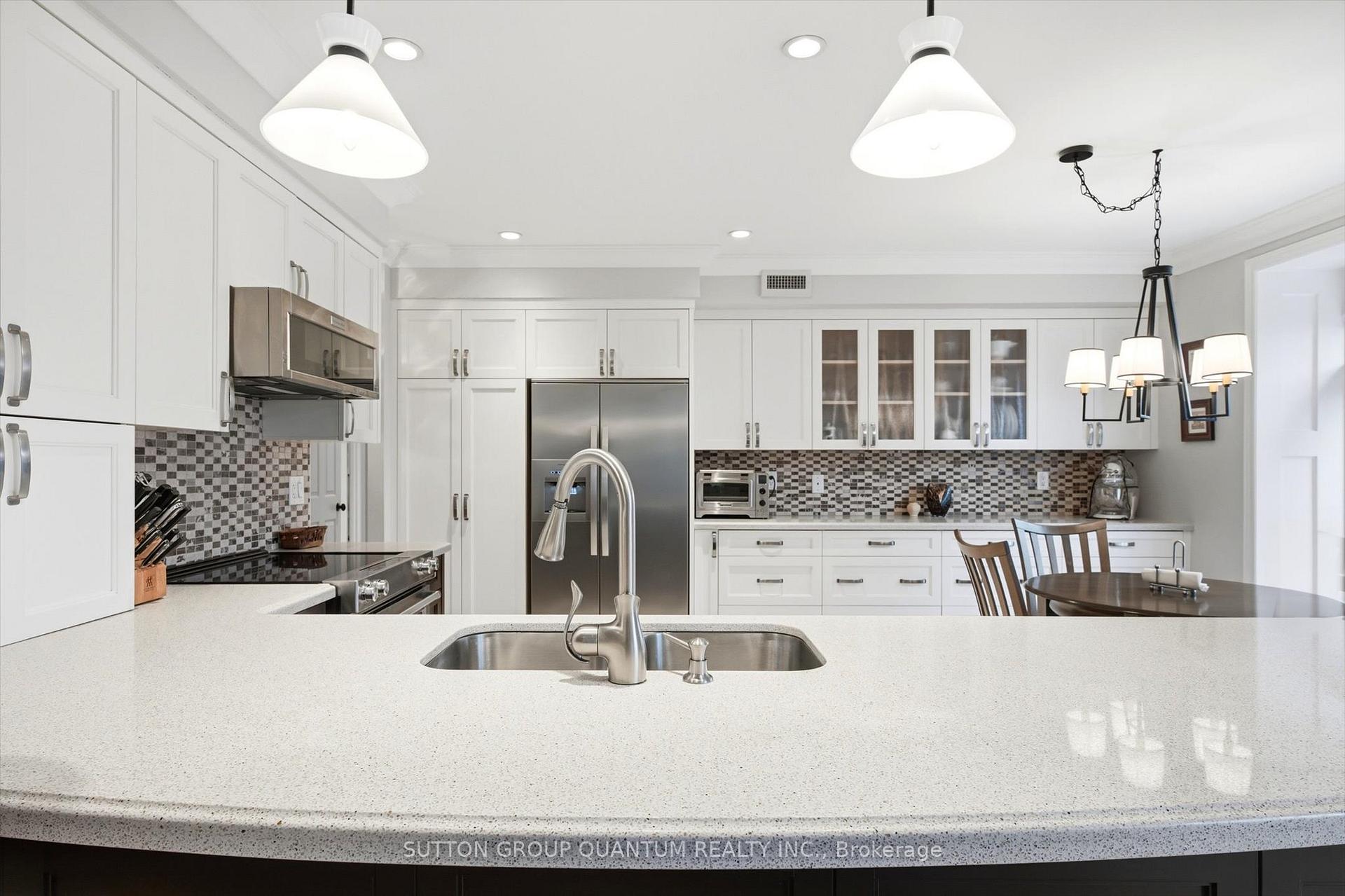 Photo 10 of Unit 305, 390 Upper Middle Road E, Oakville, Falgarwood — HOMEH