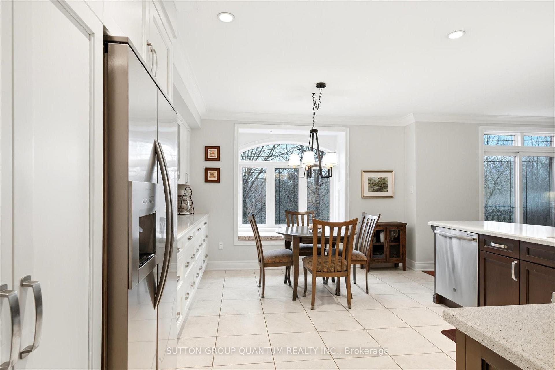 Photo 11 of Unit 305, 390 Upper Middle Road E, Oakville, Falgarwood — HOMEH
