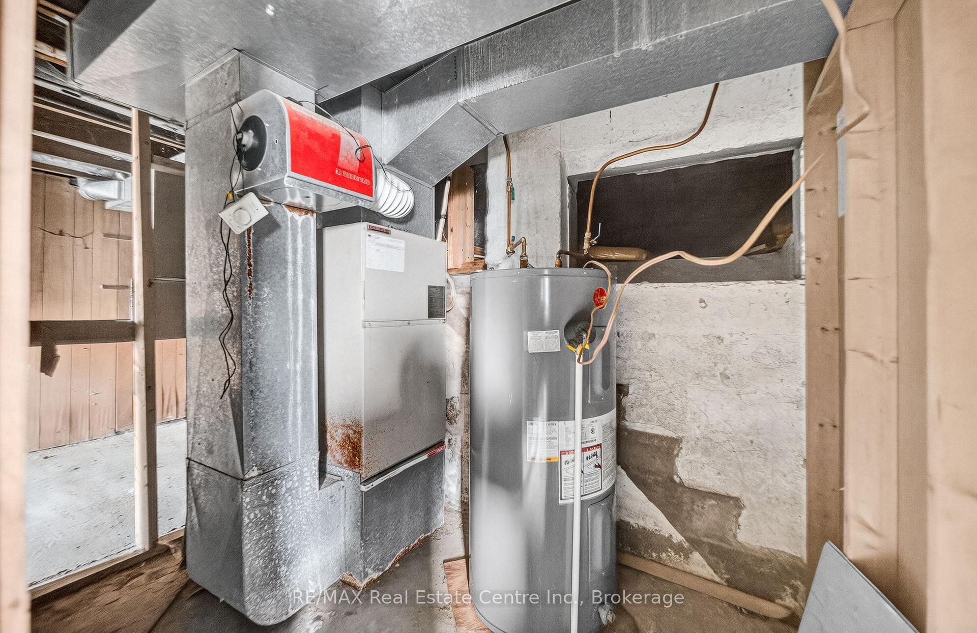 Photo 20 of 439 Alice Avenue, Kitchener, Victoria Hills — HOMEH
