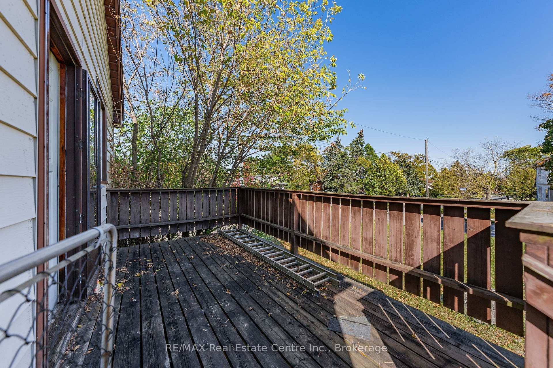 Photo 23 of 439 Alice Avenue, Kitchener, Victoria Hills — HOMEH