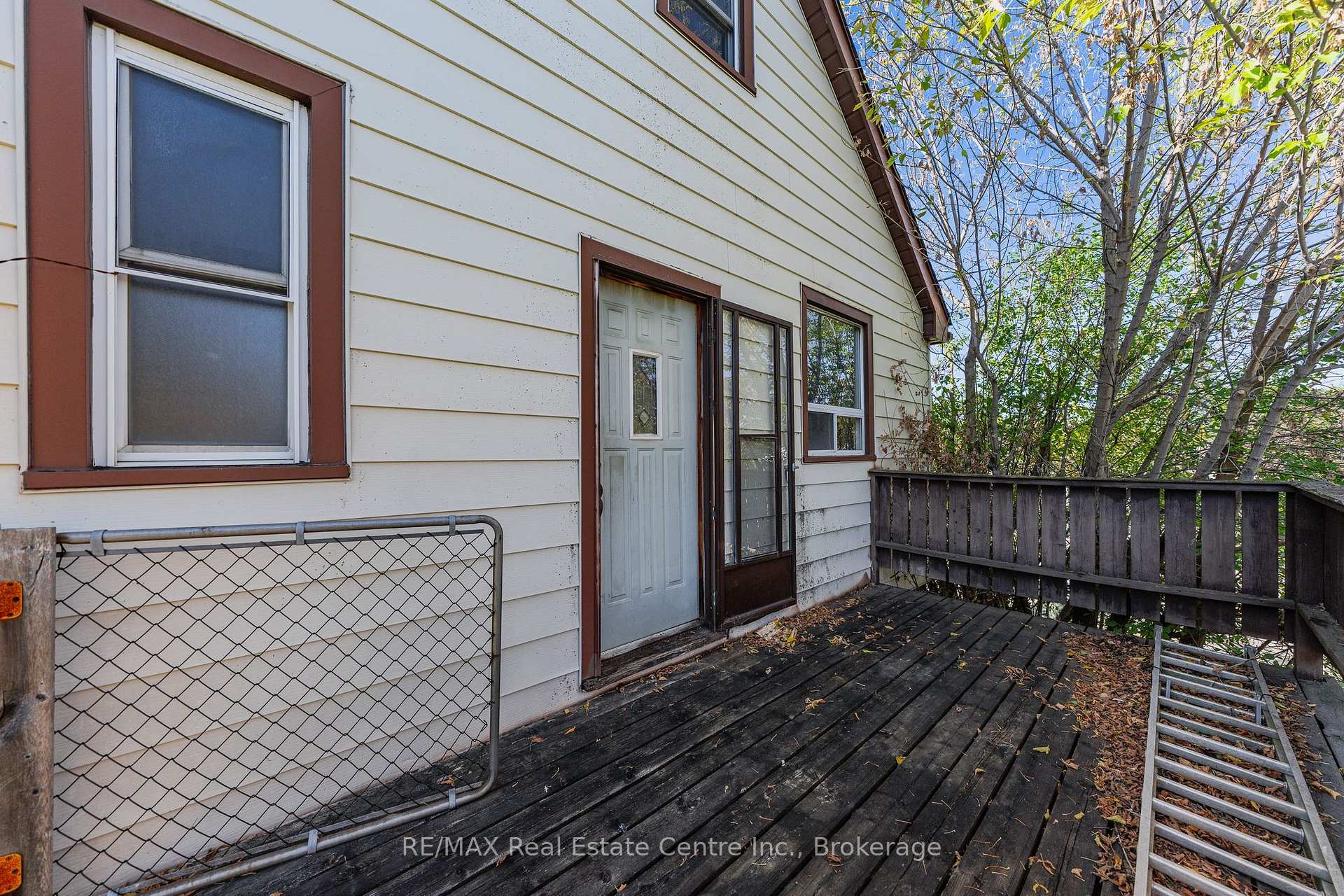 Photo 24 of 439 Alice Avenue, Kitchener, Victoria Hills — HOMEH