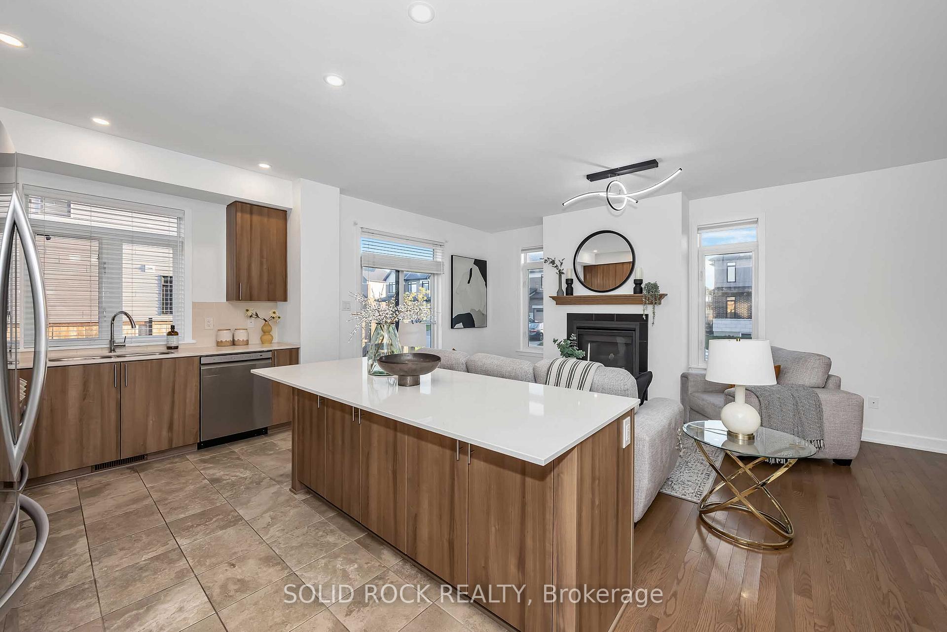 Photo 12 of 859 Solarium Avenue E, Ottawa, Riverside South/Gloucester Glen — HOMEH