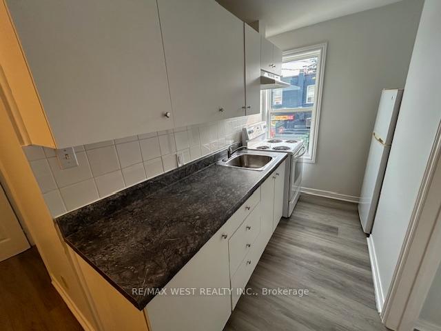 Photo 3 of Unit B, 88 Uxbridge Avenue, Toronto, Weston-Pellam Park — HOMEH
