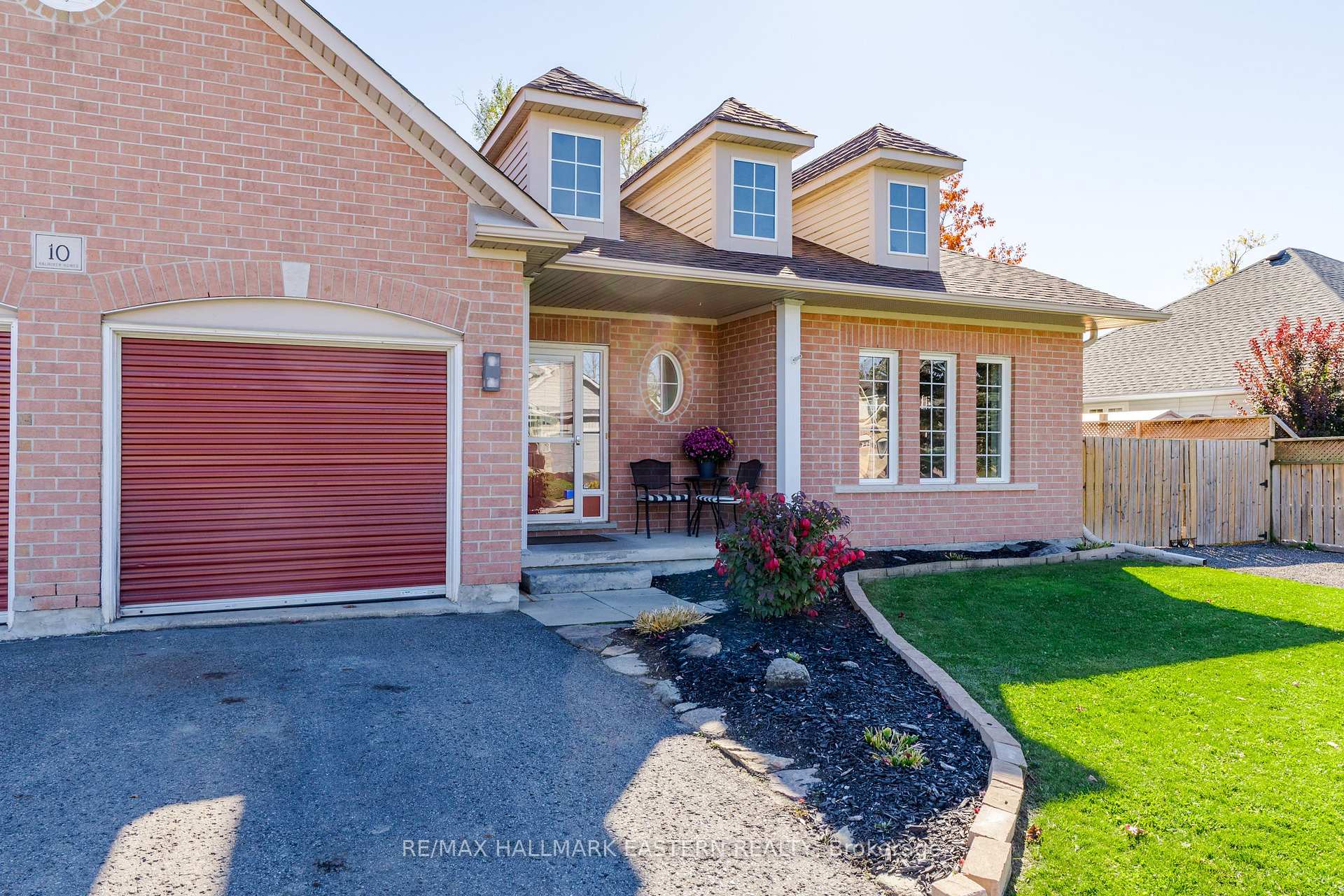 Photo 2 of 10 Springbank Road, Kawartha Lakes, Omemee — HOMEH