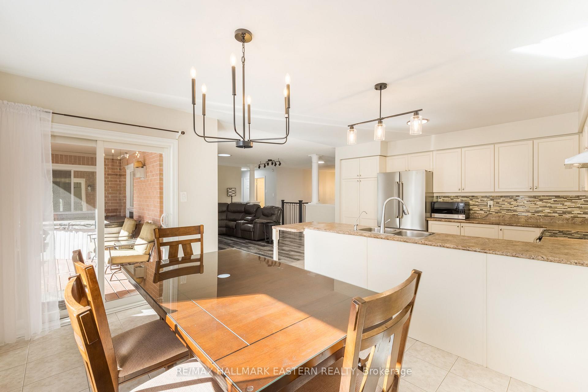 Photo 7 of 10 Springbank Road, Kawartha Lakes, Omemee — HOMEH