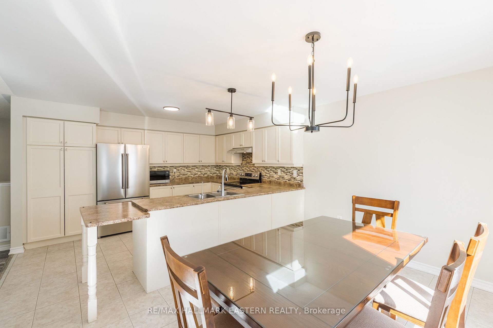 Photo 10 of 10 Springbank Road, Kawartha Lakes, Omemee — HOMEH