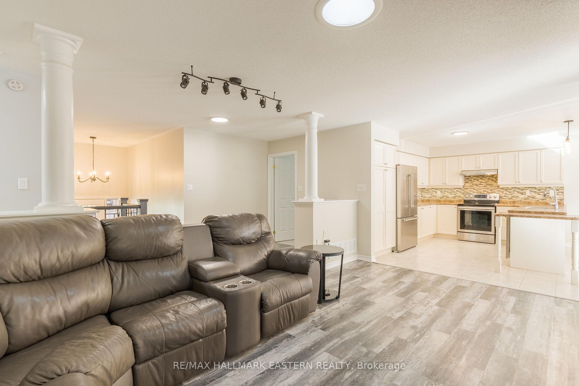 Photo 12 of 10 Springbank Road, Kawartha Lakes, Omemee — HOMEH