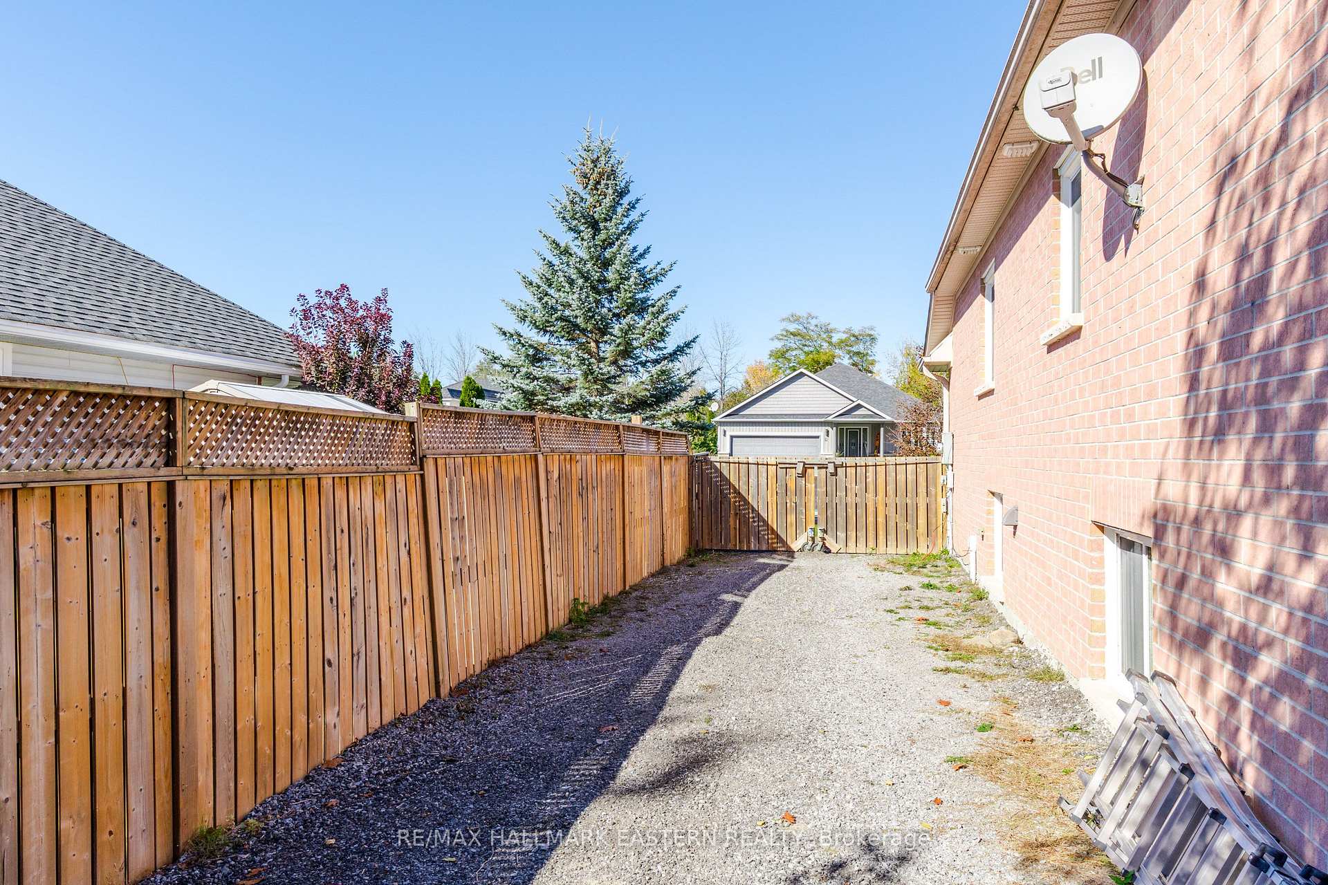 Photo 43 of 10 Springbank Road, Kawartha Lakes, Omemee — HOMEH